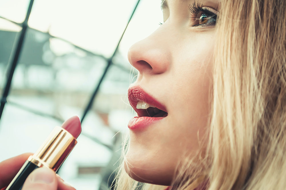 Expert Tips for Flawless Lipstick Application