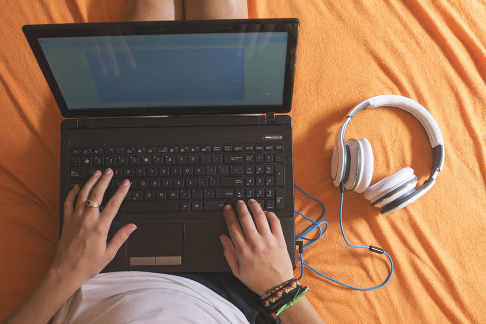 Selecting the Perfect Business Laptop: A Comprehensive Guide