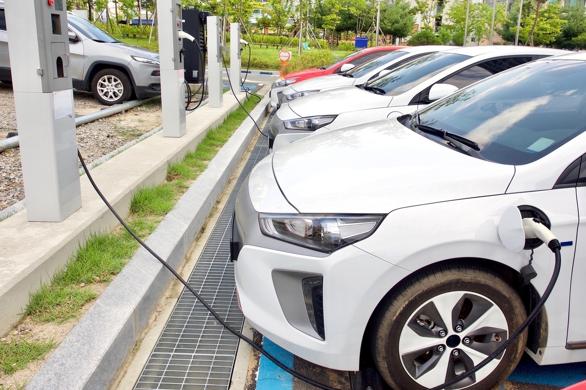 Compact Electric Vehicles: Efficient Solutions for Urban Mobility