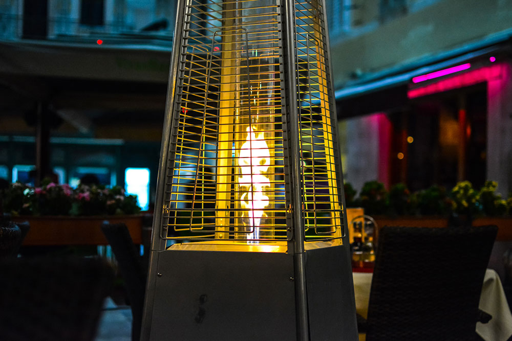 Advantages and Disadvantages of Outdoor Space Heaters