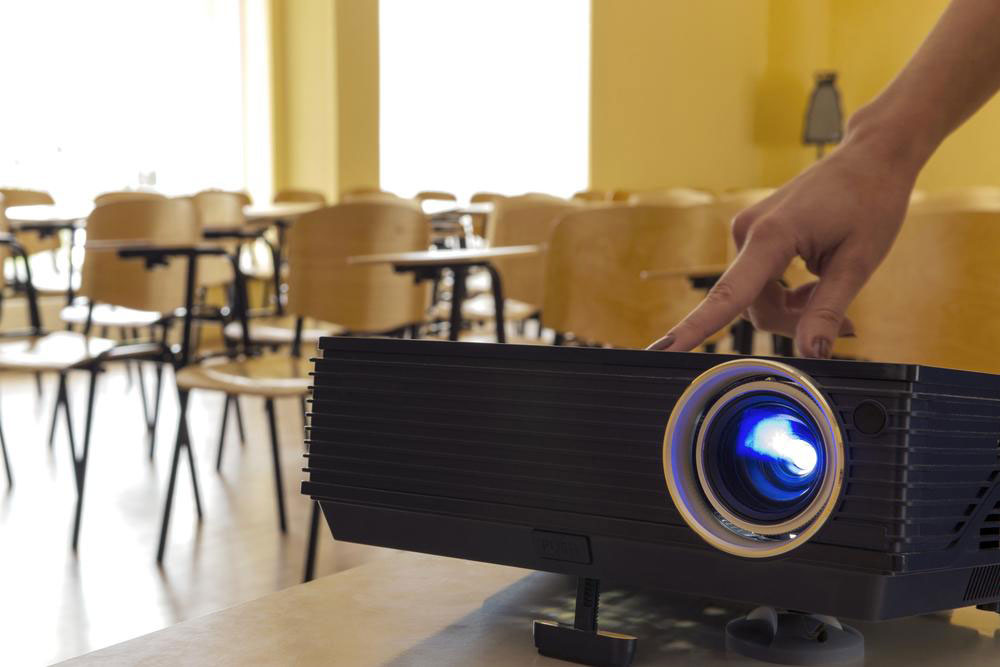 Essential Tips for Choosing the Best Home Projector Before You Buy