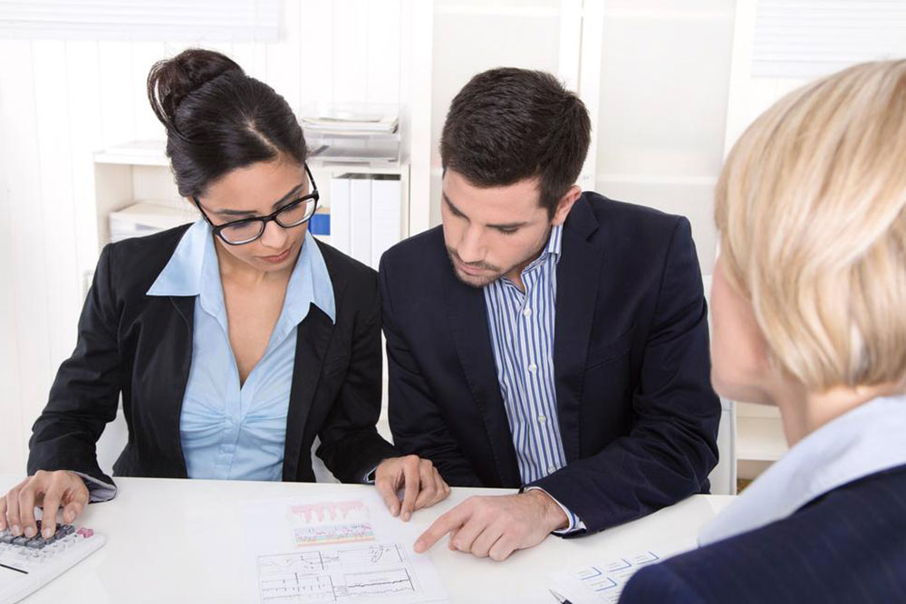Comprehensive Guide to Selecting the Right Business Consultant for Your Company