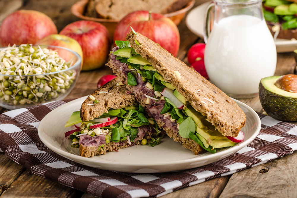 Comprehensive Guide to Nutritious Breakfasts with Whole Grains and Nutrients