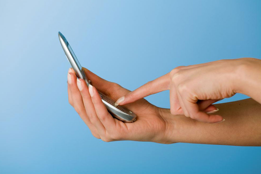 Simple and Reliable Jitterbug Cell Phones for Seniors