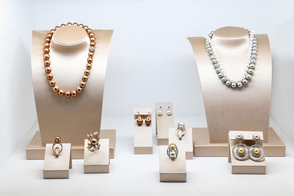 Discover a range of jewelry at JTV