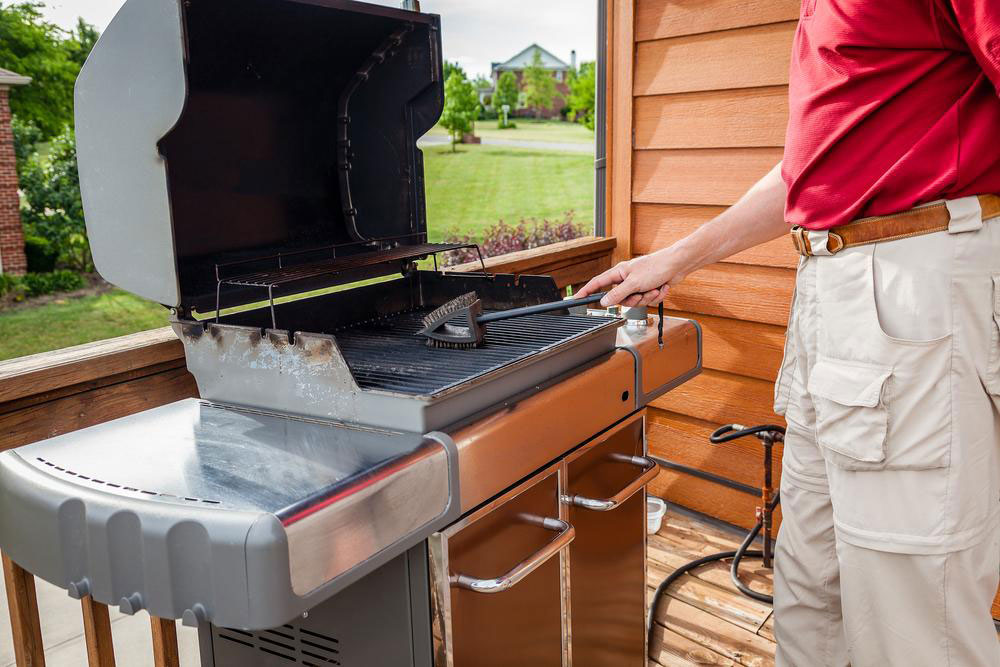 Top Tips for Maintaining a Sparkling Charcoal Grill