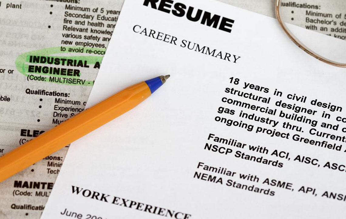 Essential Factors When Selecting a Resume Writing Service