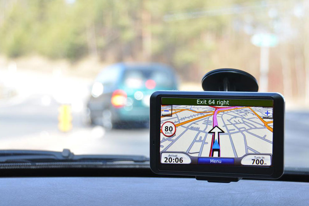 Advanced GPS Satellite Navigation for Vehicles