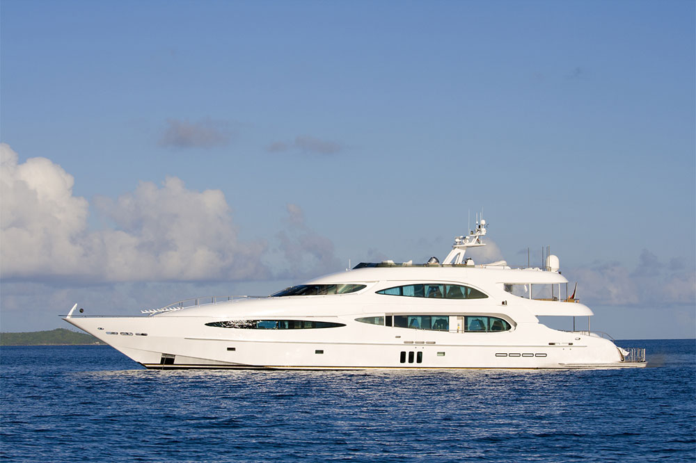 Comprehensive Guide to Buying and Selling Pre-Owned Boats: Essential Features, Valuation Tips, and Market Insights