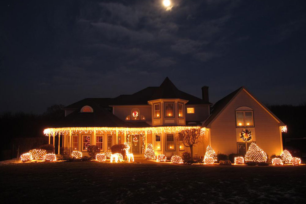 Essential Safety Tips for Decorating with Outdoor Christmas Lights