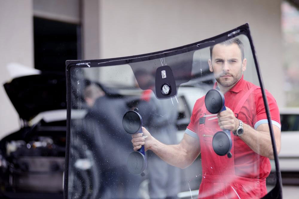 Choosing the Right Windshield for Your Vehicle