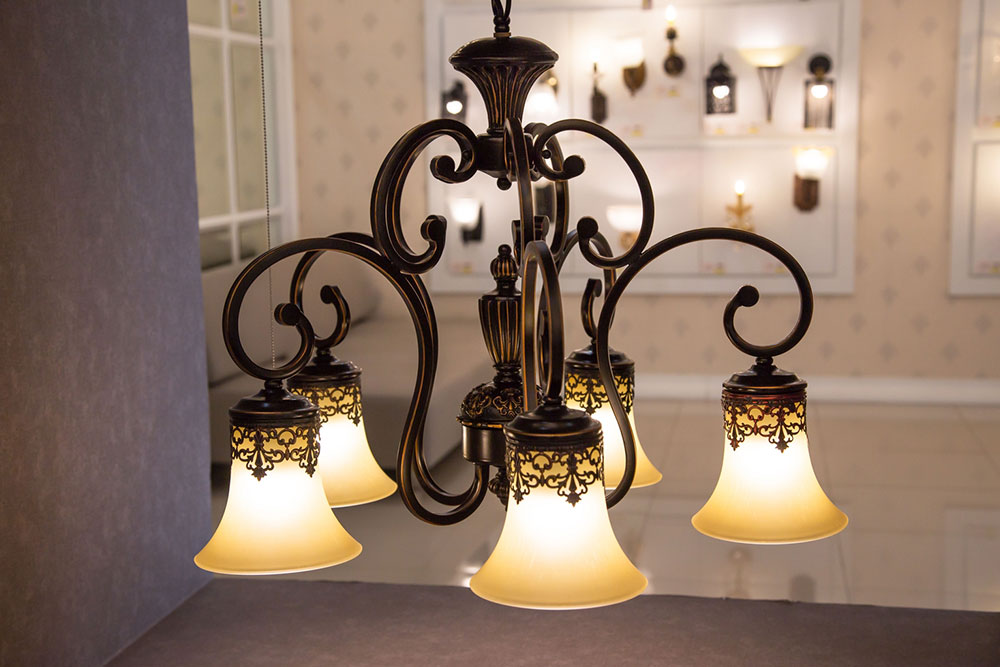 Essential Guidelines for Selecting the Perfect Chandelier
