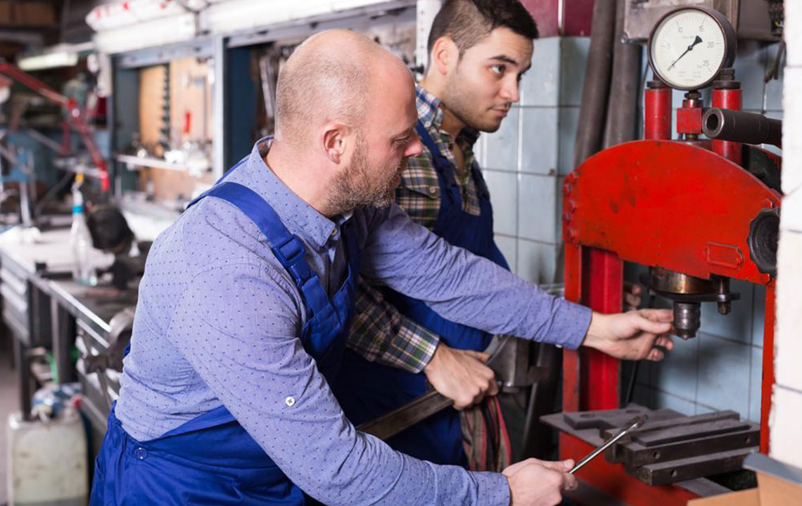 Easy Ways to Find Local Auto Locksmiths Quickly