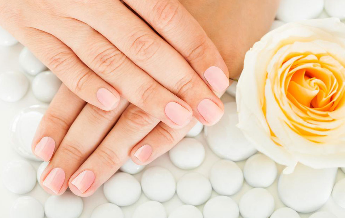 Effective Home Solutions to Brighten Discolored Nails