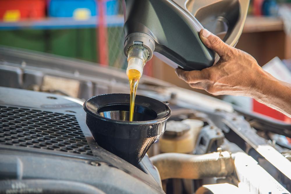 Comprehensive Guide to Regular Engine Oil Changes for Optimal Vehicle Longevity