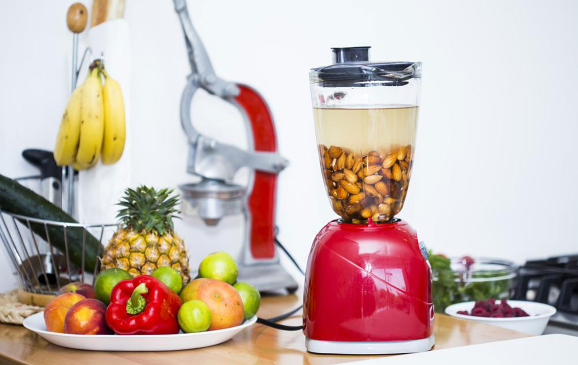 Essential Tips for Selecting the Perfect Blender and Its Components