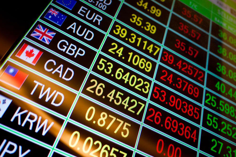 Essential Tips for Managing Currency and Documents When Traveling Abroad