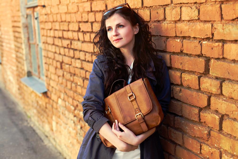 Tips to Identify Authentic Leather Handbags from Faux Leather