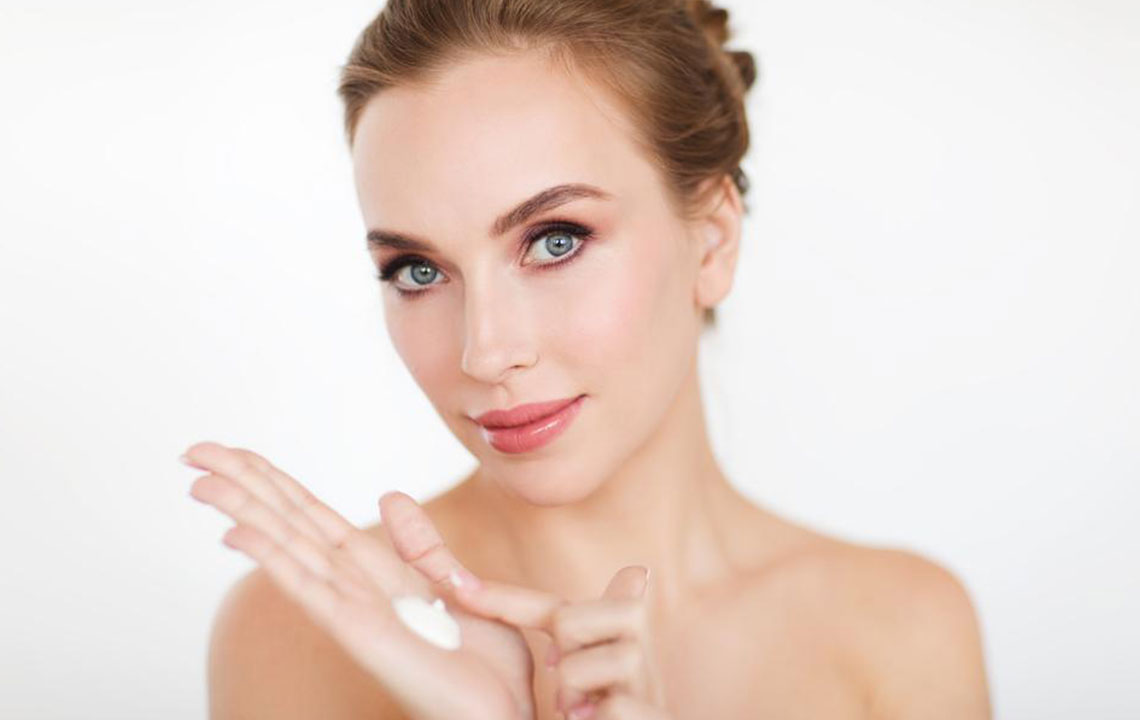 Top Strategies for Smoothing and Hydrating Dry Skin on the Face