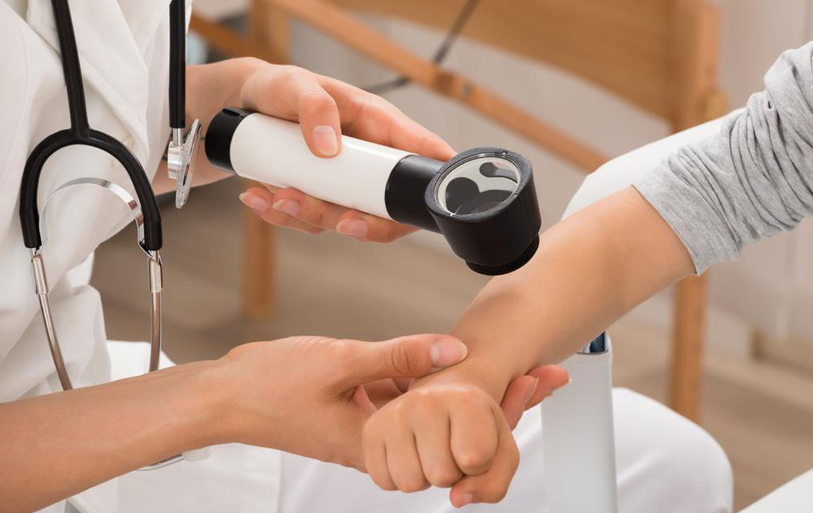 Understanding Eczema: Signs, Risks, and Effective Management Strategies