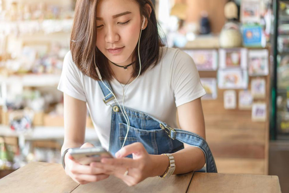 Benefits of Wireless Earbuds for Mobile Use
