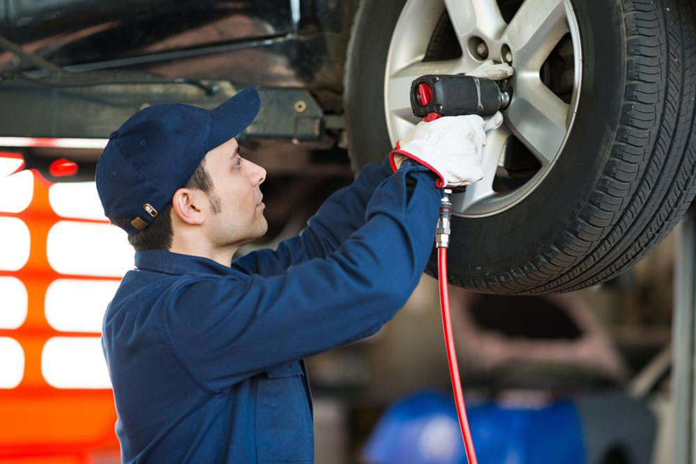 AutoZone: Leading the Automotive Aftermarket Industry with Excellence
