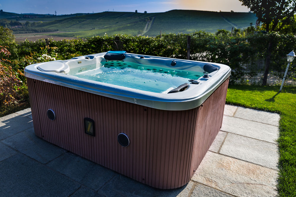 Guide to Choosing the Perfect Indoor or Outdoor Hot Tub