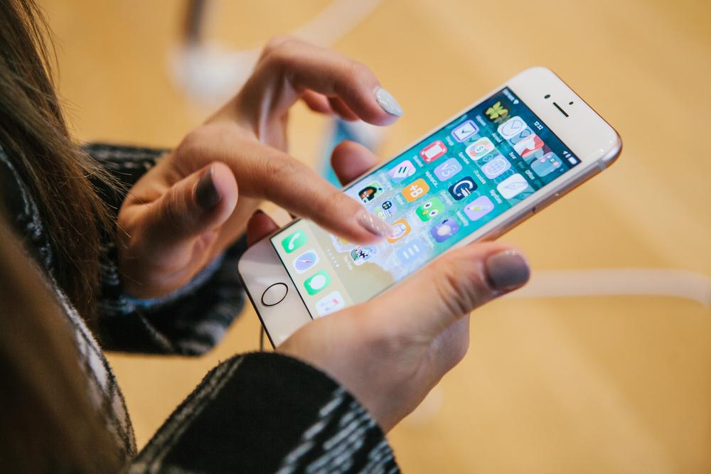Comparative Analysis: iPhone 7 Plus and Samsung Galaxy S7 Edge