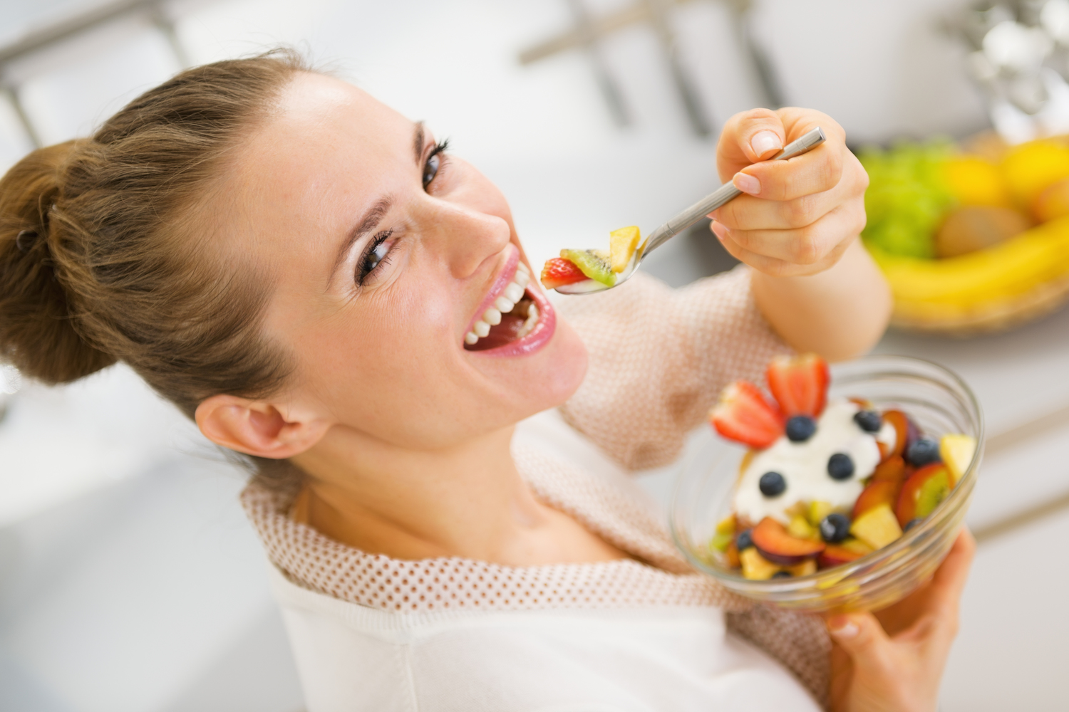 Comprehensive Guide to Foods That Support Strong Teeth and Those to Avoid
