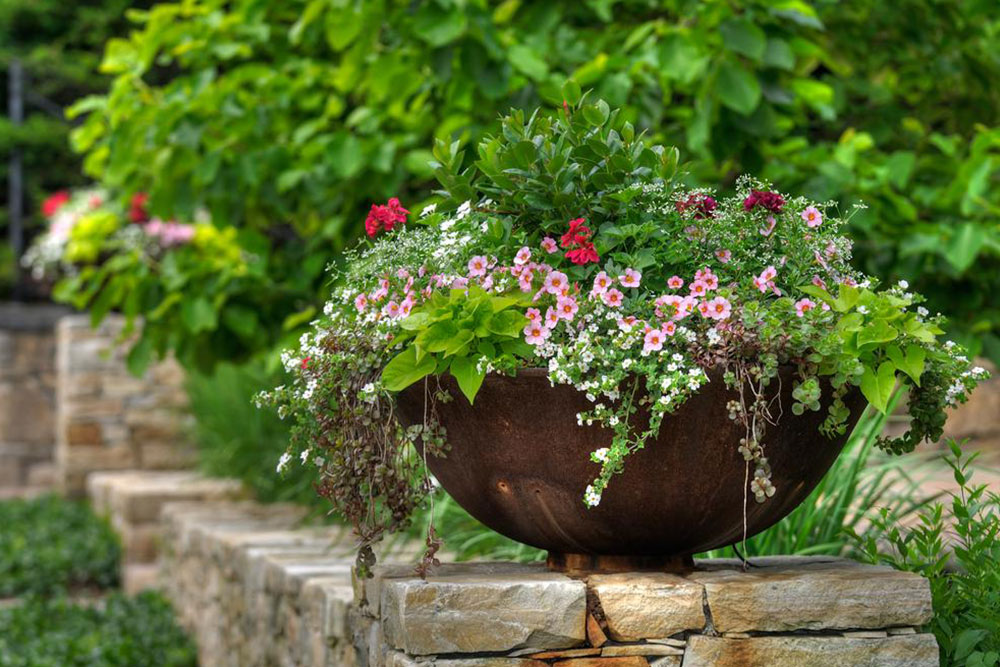 Innovative Ideas for Garden Planters to Enhance Your Outdoor Space