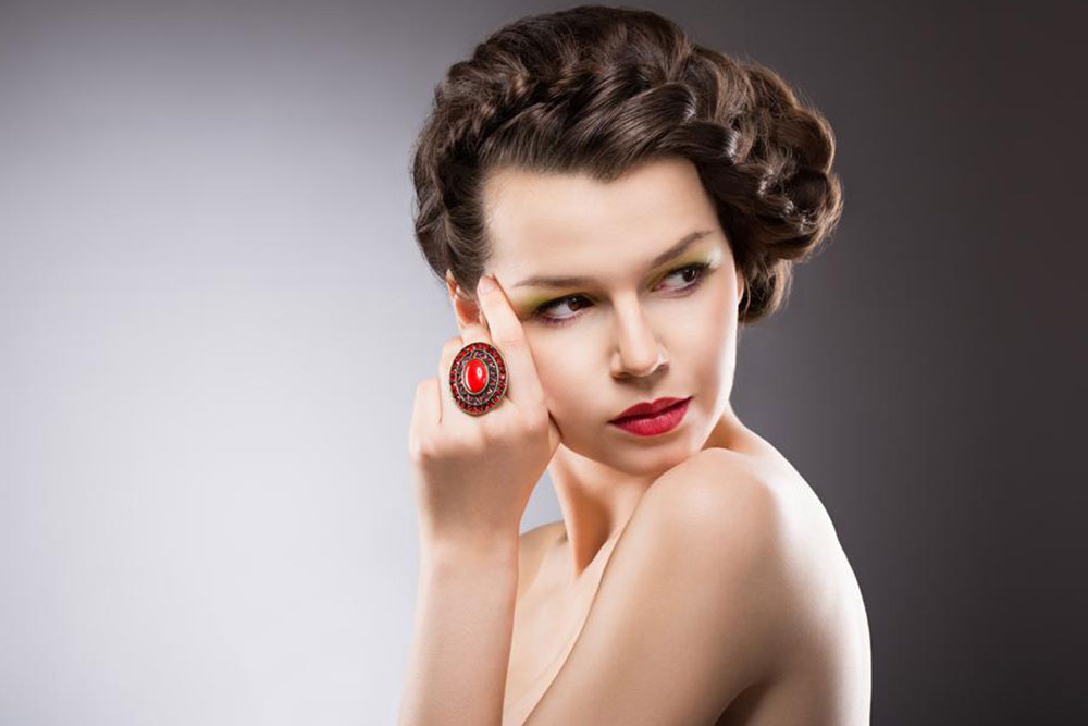 Must-Have Classic Jewelry Pieces for Every Woman's Collection