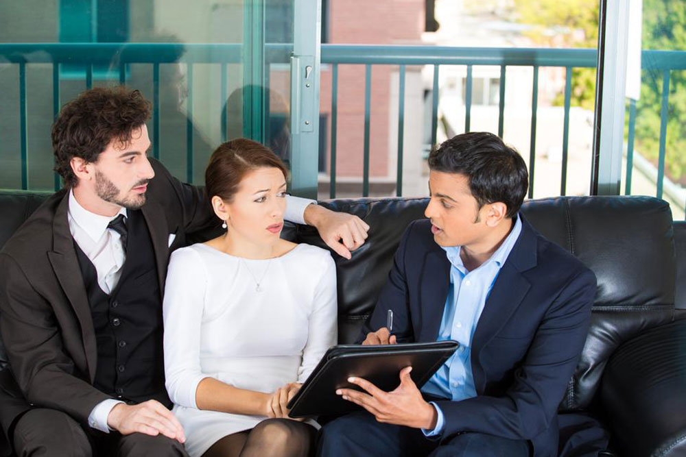 Understanding the Role of Financial Consultants