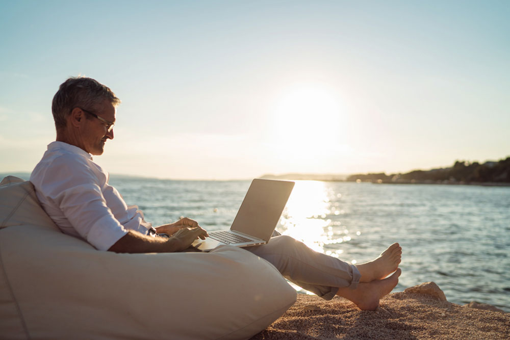 Pros and Cons of Purchasing Refurbished Laptops