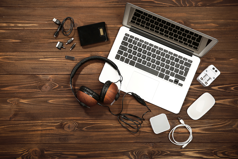 Essential Accessories to Maximize Your MacBook Experience