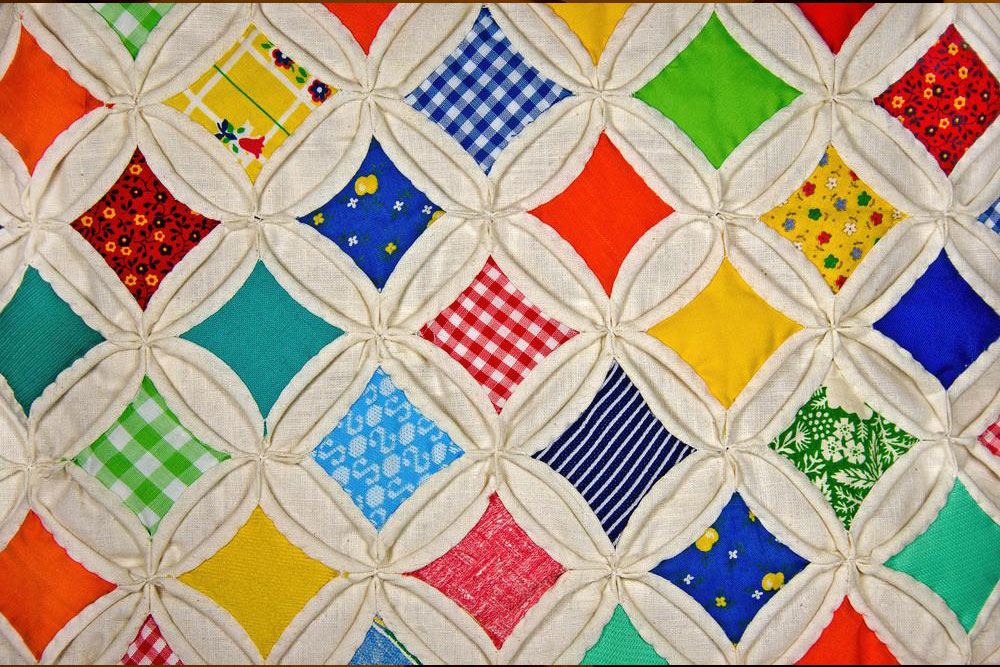 Explore Handmade Quilts and DIY Crafting Tutorials Online