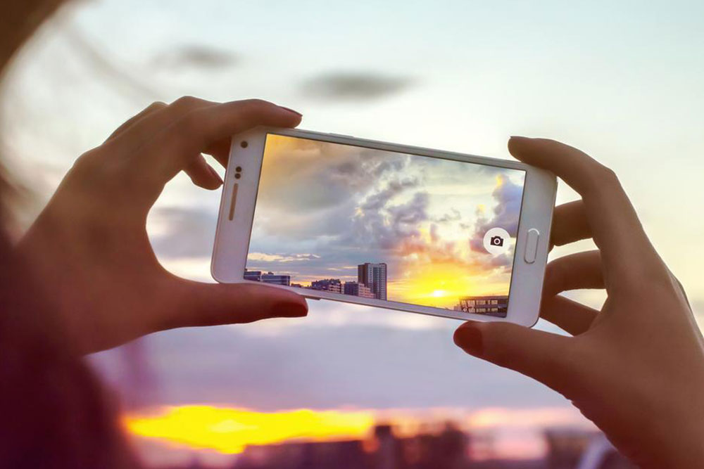 Key Factors That Define Top Mobile Phone Brands