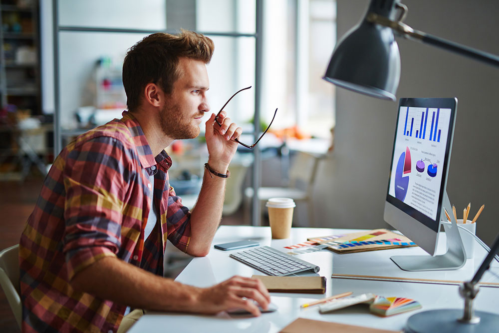 Selecting the Perfect Work Desk: Essential Tips