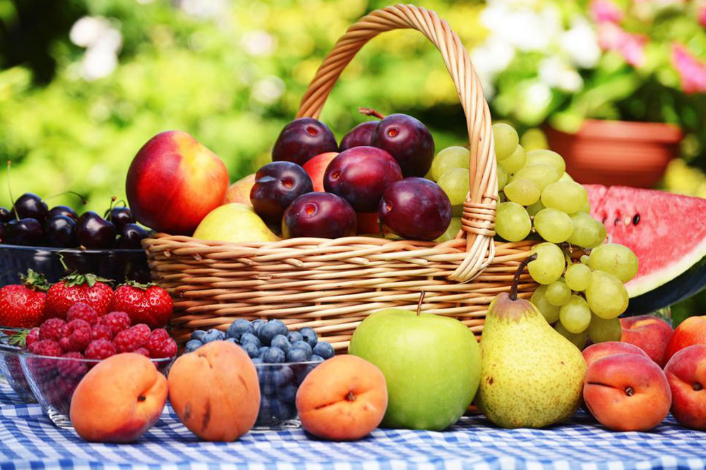 Creative Fruit Basket Ideas for Your Loved Ones
