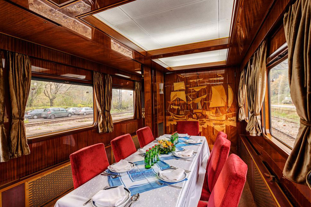 Top 4 Luxurious Rail Journeys for an Unforgettable Vacation