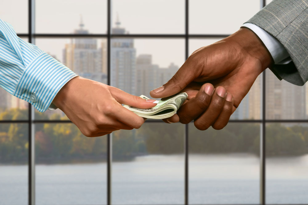 Guide to Electronic Money Transfers: How They Work and Benefits