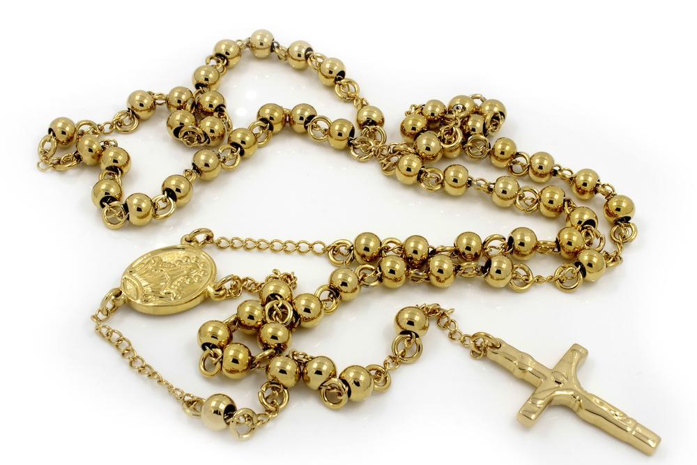 Essential Jewelry Pieces Every Wardrobe Needs