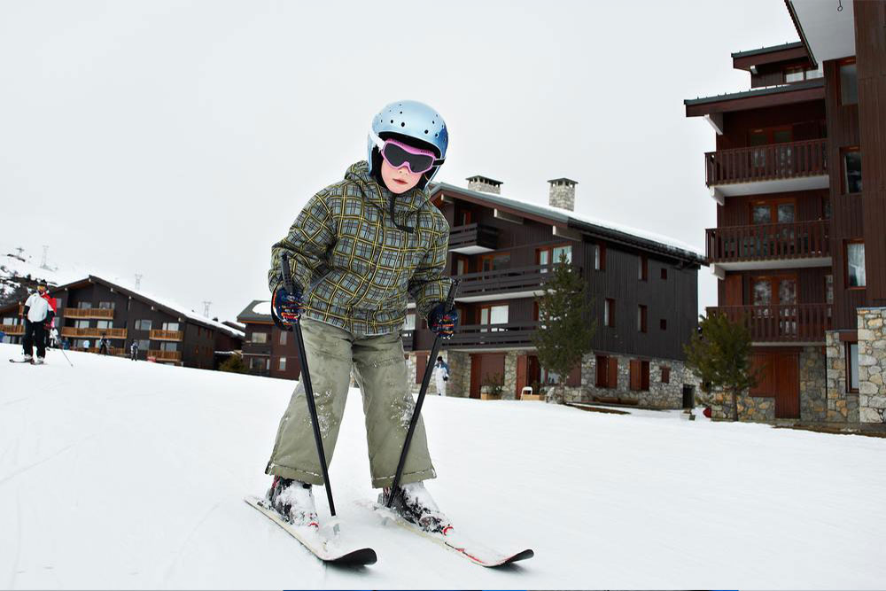 Key Differences Between Ski and Snowboard Outerwear