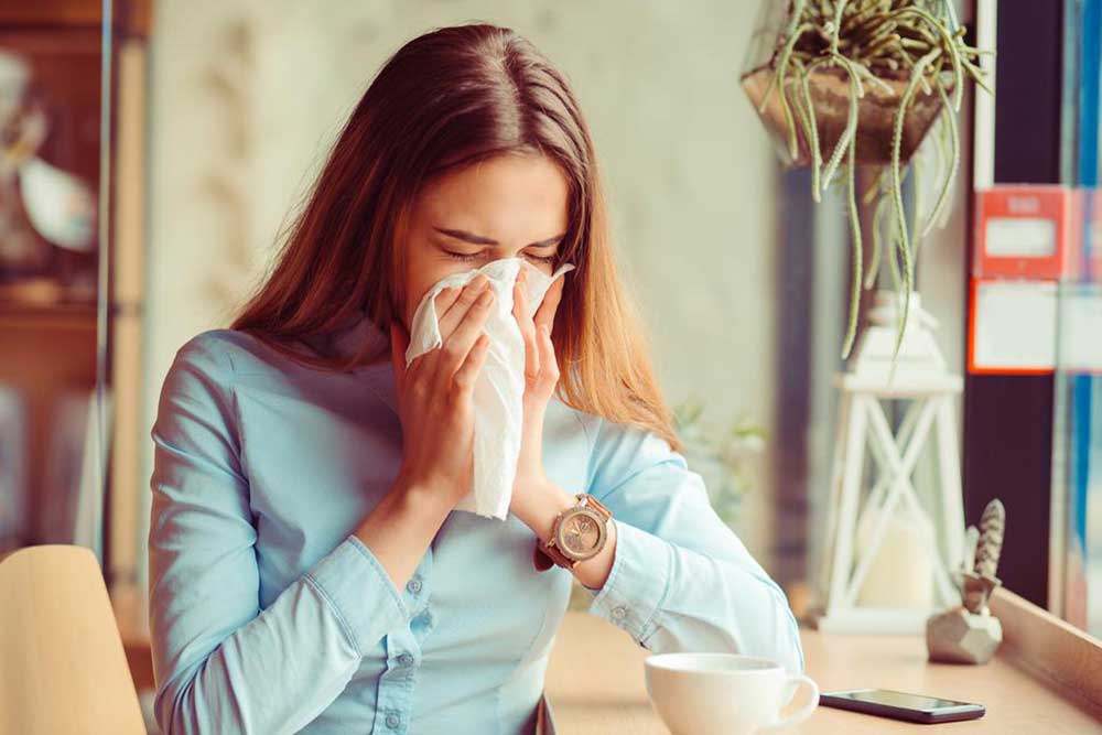 How to Differentiate Between Cold and Allergy Symptoms: A Comprehensive Guide