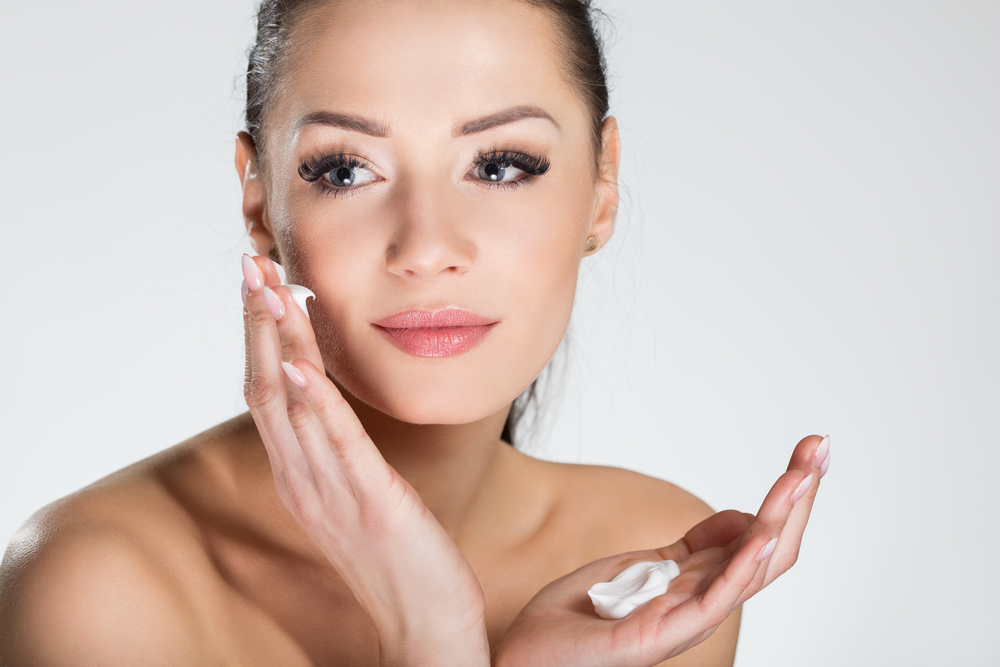 Ultimate Guide to Nourishing Dry Skin: Effective Moisturizers for a Healthy Glow
