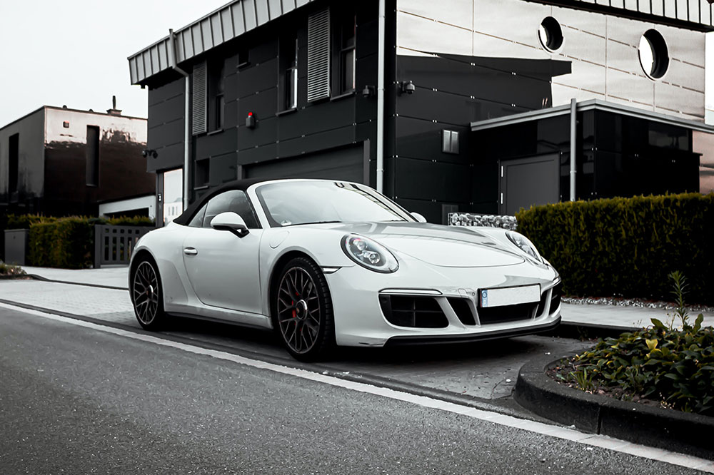 Complete Guide to Buying Luxury Sports Cars: Essential Facts and Tips