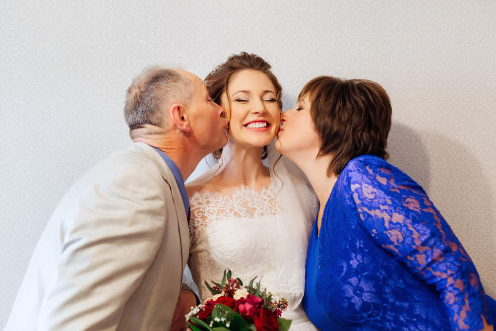 Essential Guidelines for Choosing the Perfect Mother of the Bride Attire