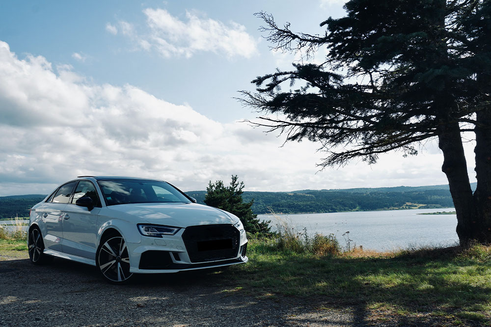 Discover the Features of the New Audi A8 e-Luxury Sedan