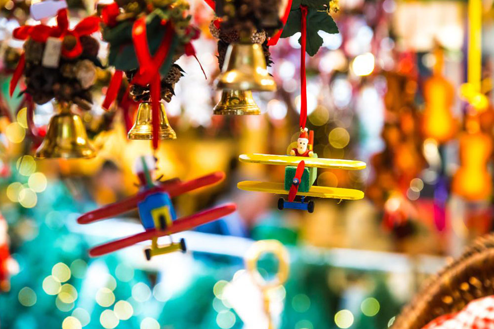 Top 5 Ideas for Commercial Christmas Decorations