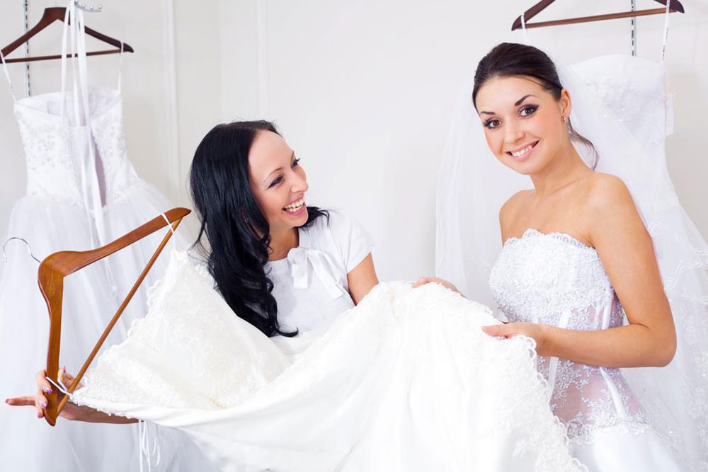 Guide to Selecting the Ideal Wedding Dress for Your Body Shape
