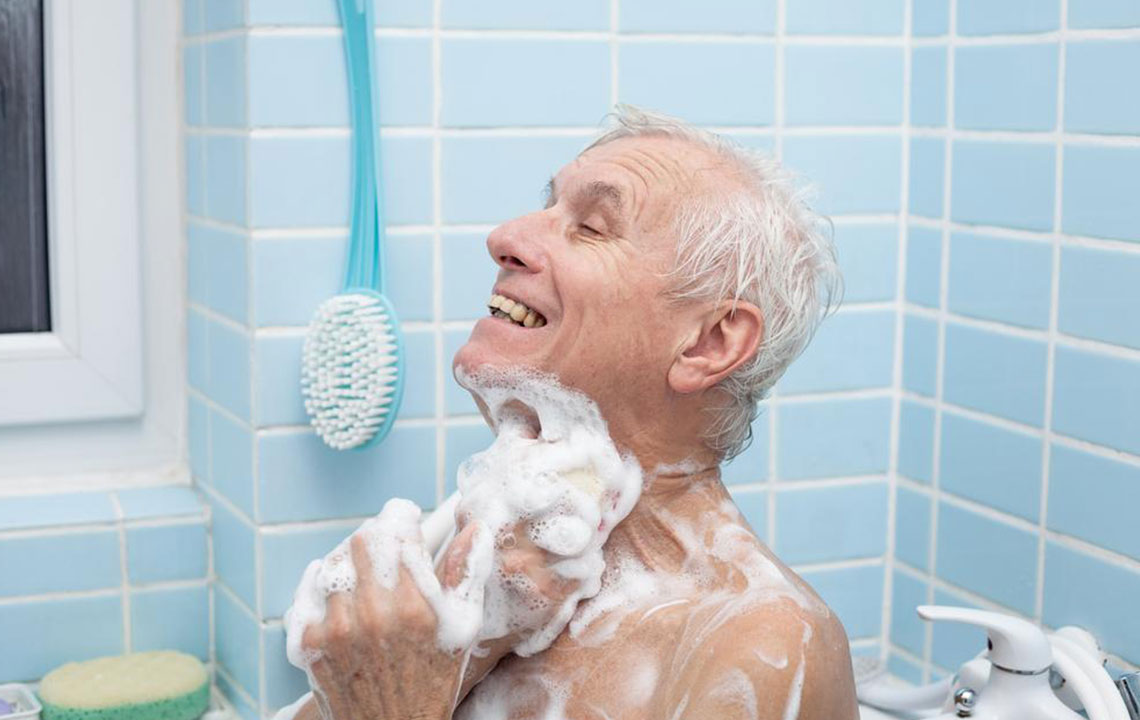 Senior-Friendly Walk-In Bathtubs: Essential Guide for Safe Bathing